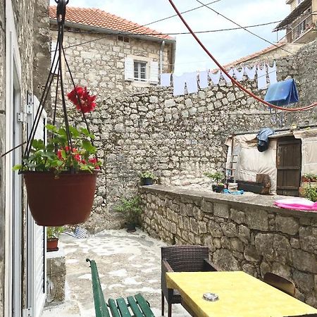 Apartment Njegos Пераст Екстер'єр фото