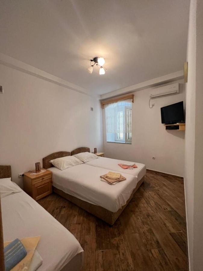 Apartment Njegos Пераст Екстер'єр фото